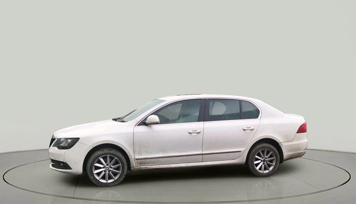 2015 Skoda Superb ELEGANCE 1.8 TSI MT, Petrol, Manual, 73,930 km, exterior