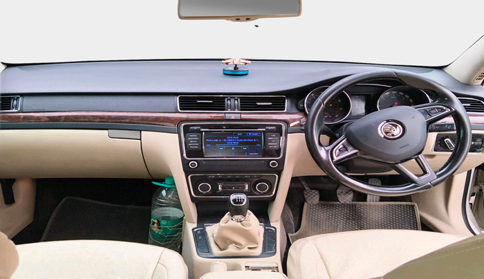 2015 Skoda Superb ELEGANCE 1.8 TSI MT, Petrol, Manual, 73,930 km, interior