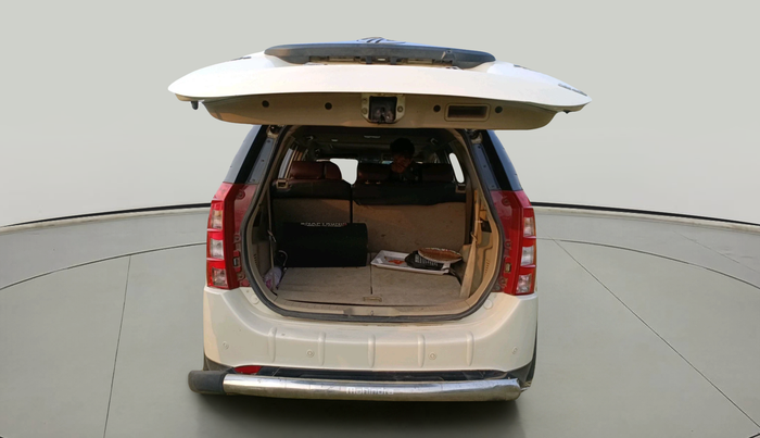 2016 Mahindra XUV500 W10, Diesel, Manual, 1,20,281 km, exterior