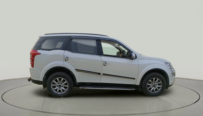 2016 Mahindra XUV500 W10, Diesel, Manual, 1,20,281 km, exterior