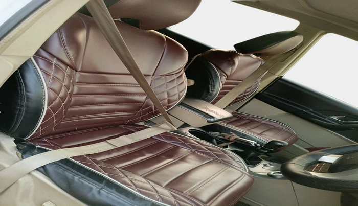 2016 Mahindra XUV500 W10, Diesel, Manual, 1,20,281 km, interior