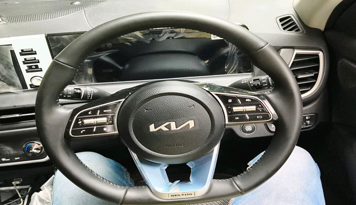 2025 KIA SELTOS HTK Plus (O) 1.5 Petrol MT, Petrol, Manual, 4,100 km, interior