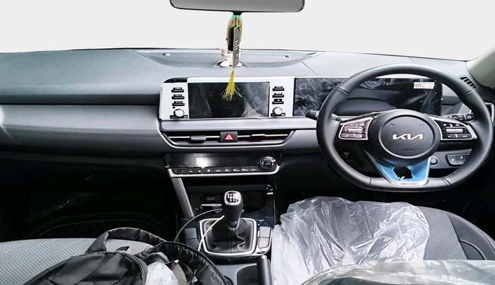2025 KIA SELTOS HTK Plus (O) 1.5 Petrol MT, Petrol, Manual, 4,100 km, interior