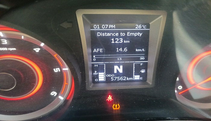 2022 Mahindra XUV300 W8 (O) 1.5 DIESEL, Diesel, Manual, 57,562 km, interior