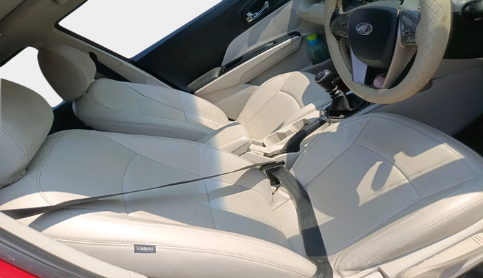 2022 Mahindra XUV300 W8 (O) 1.5 DIESEL, Diesel, Manual, 57,562 km, interior