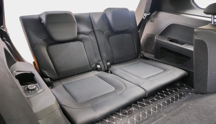 2022 Tata Safari XZ PLUS DARK EDITION, Diesel, Manual, 61,435 km, interior