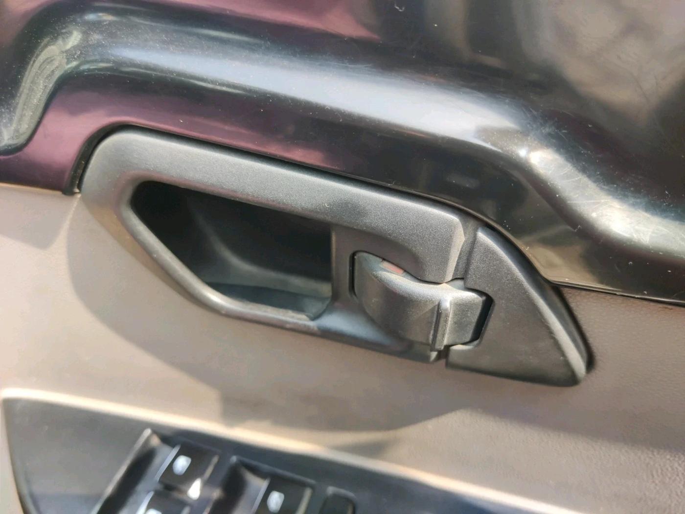 2016 Mahindra Kuv100 K2 D 6 STR, Diesel, Manual, 1,26,324 km, interior