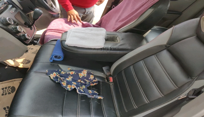 2016 Mahindra Kuv100 K2 D 6 STR, Diesel, Manual, 1,26,324 km, interior