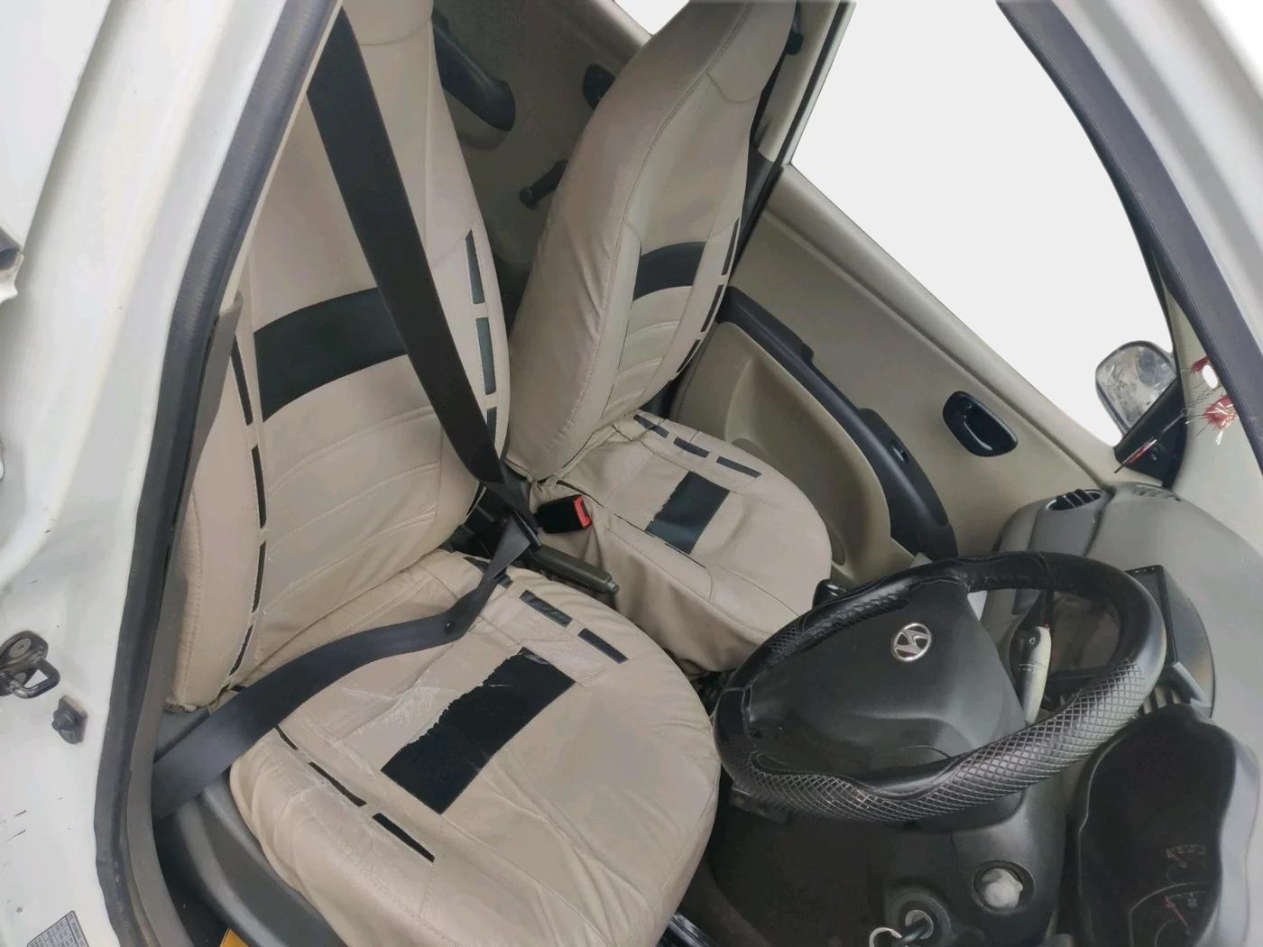 2013 Hyundai i10 ERA 1.1, Petrol, Manual, 1,22,554 km, interior