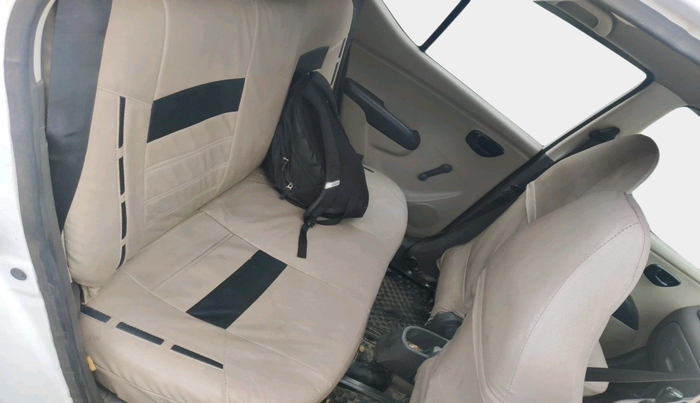 2013 Hyundai i10 ERA 1.1, Petrol, Manual, 1,22,554 km, interior