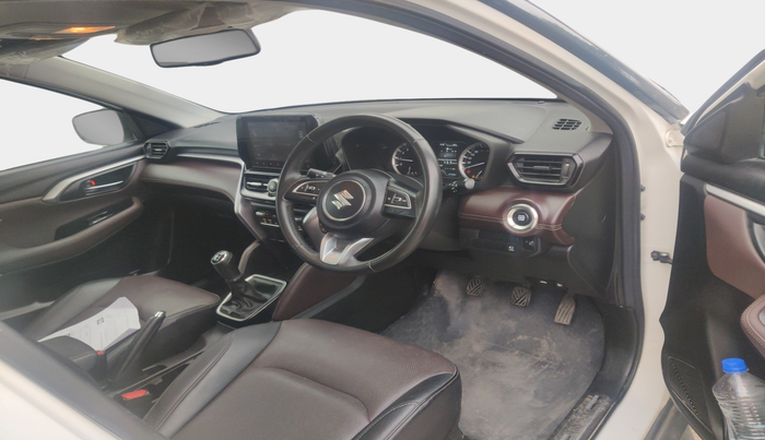 2023 Maruti Grand Vitara ALPHA SMART HYBRID ALLGRIP DUAL TONE, Petrol, Manual, 37,166 km, interior