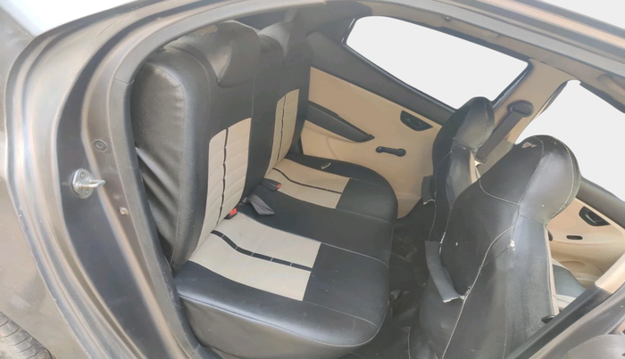 2016 Hyundai Eon ERA +, Petrol, Manual, 1,54,995 km, interior