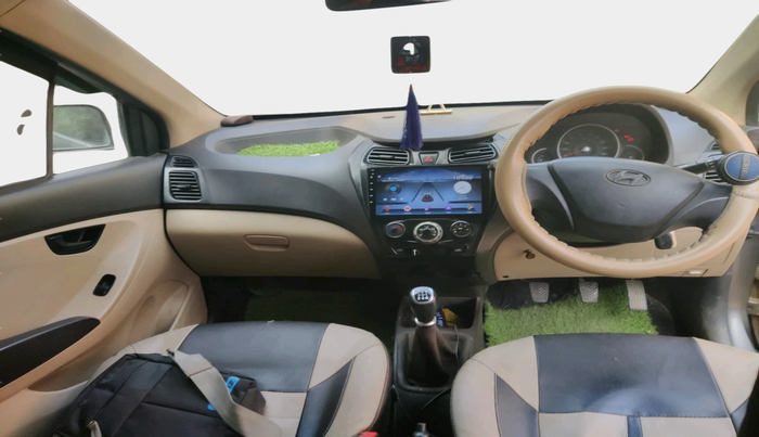 2016 Hyundai Eon ERA +, Petrol, Manual, 1,54,995 km, interior