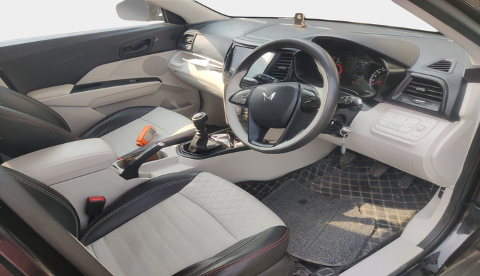 2023 Mahindra XUV300 W4 1.5 DIESEL, Diesel, Manual, 57,522 km, interior