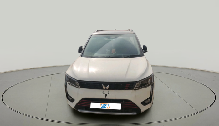 2022 Mahindra XUV300 W8(O) 1.2 PETROL DUAL TONE, Petrol, Manual, 30,800 km, exterior