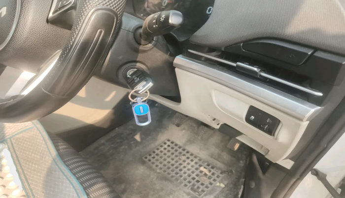 2022 KIA CARENS PRESTIGE 1.5 PETROL 7 STR, Petrol, Manual, 57,602 km, interior