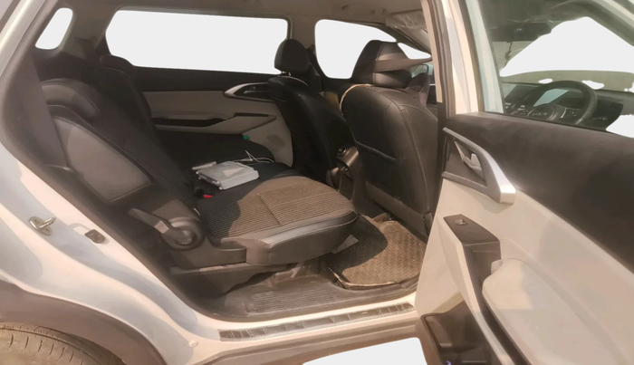 2022 KIA CARENS PRESTIGE 1.5 PETROL 7 STR, Petrol, Manual, 57,602 km, interior