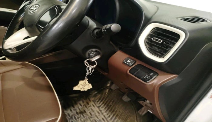 2020 Hyundai VENUE S 1.2, CNG, Manual, 85,087 km, interior