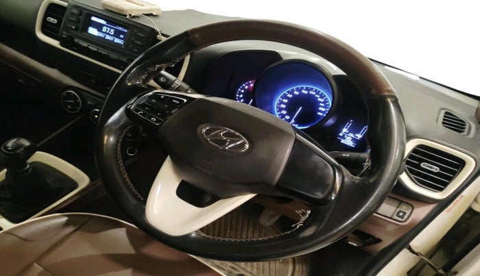 2020 Hyundai VENUE S 1.2, CNG, Manual, 85,087 km, interior