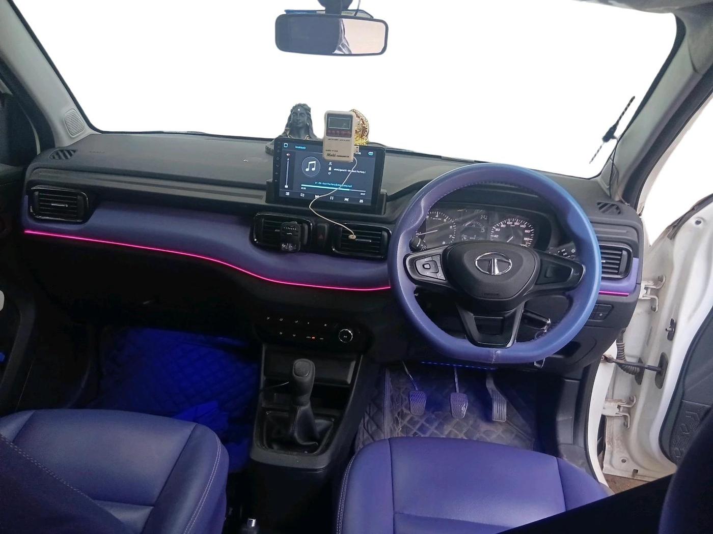 2022 Tata PUNCH PURE MT, Petrol, Manual, 10,087 km, interior