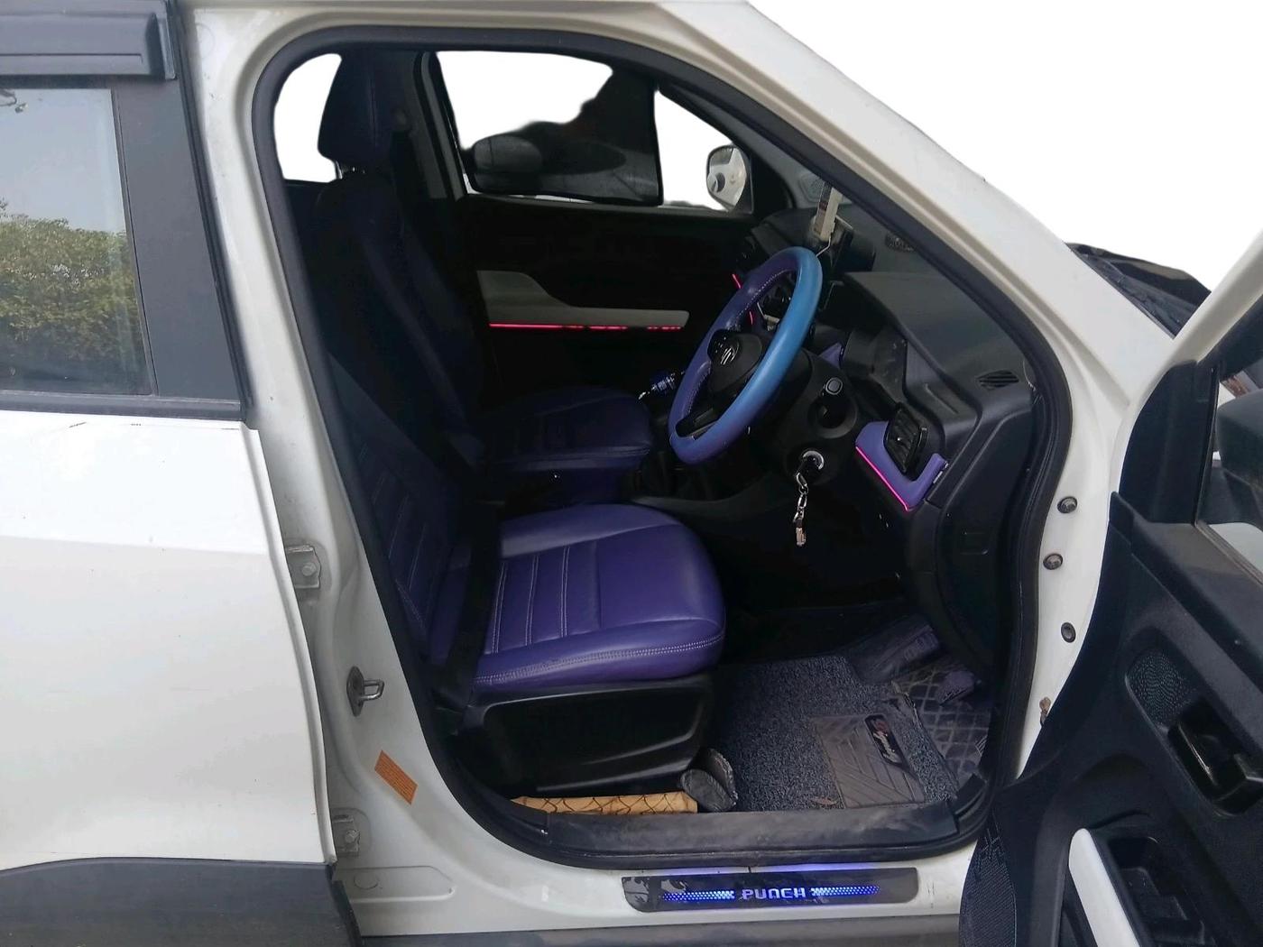 2022 Tata PUNCH PURE MT, Petrol, Manual, 10,087 km, interior