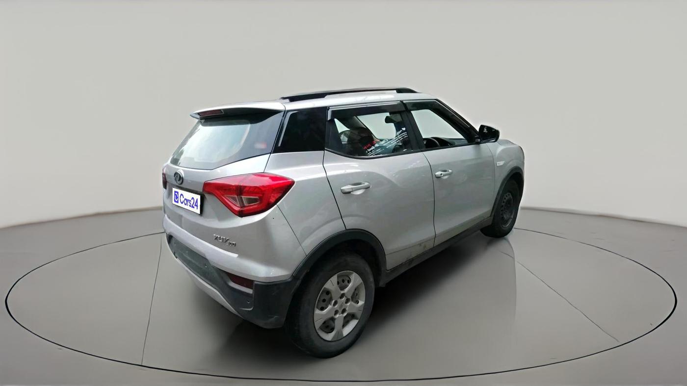 2021 Mahindra XUV300 W6 1.2 PETROL, Petrol, Manual, 1,01,260 km, exterior