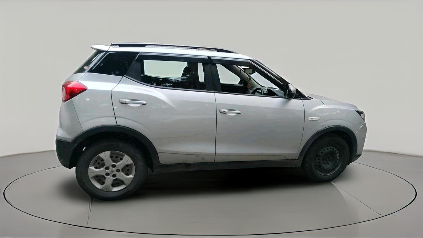 2021 Mahindra XUV300 W6 1.2 PETROL, Petrol, Manual, 1,01,260 km, exterior