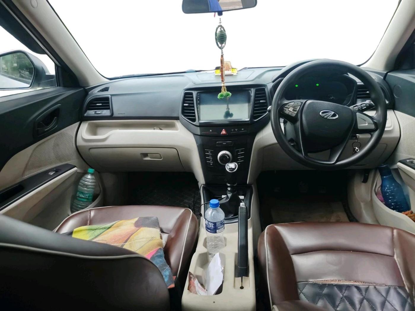2021 Mahindra XUV300 W6 1.2 PETROL, Petrol, Manual, 1,01,260 km, interior