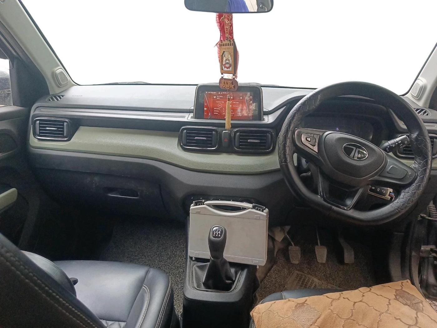 2024 Tata PUNCH ADVENTURE RHYTHM PACK MT, Petrol, Manual, 43,331 km, interior
