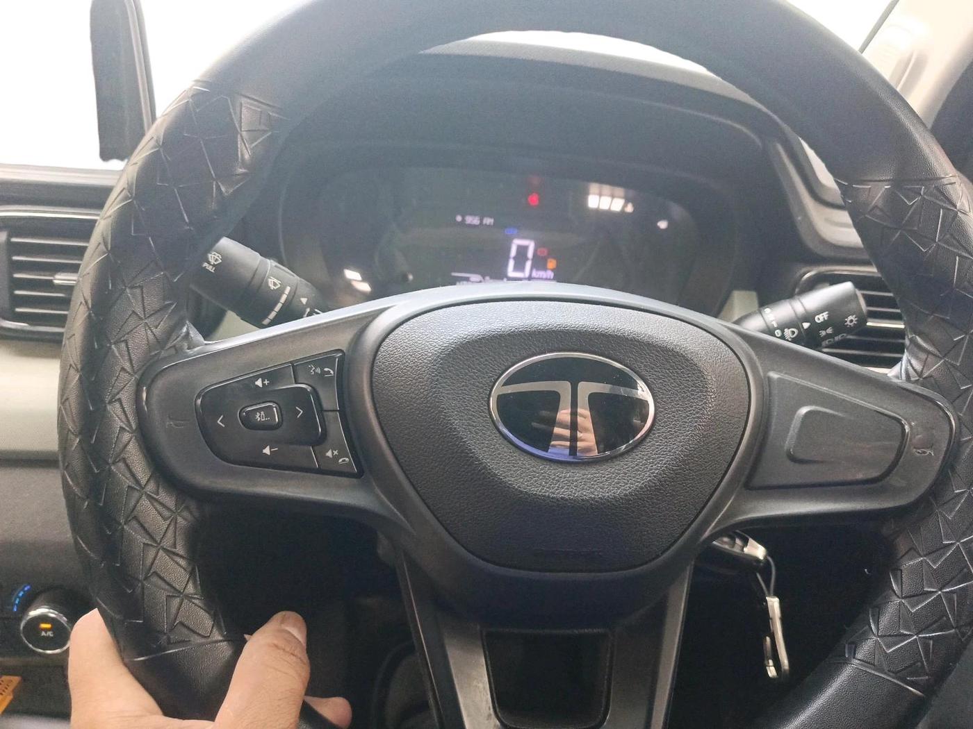 2024 Tata PUNCH ADVENTURE RHYTHM PACK MT, Petrol, Manual, 43,331 km, interior