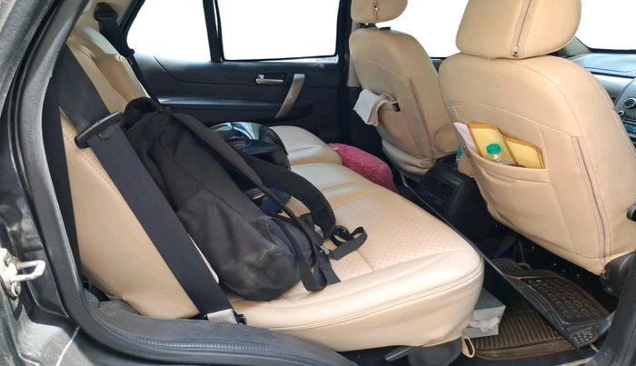 2016 Tata Safari Storme 2.2 VX 4X2, Diesel, Manual, 1,82,690 km, interior