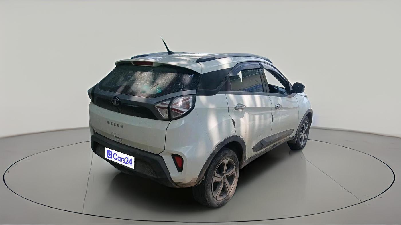 2021 Tata NEXON XM SUNROOF DIESEL, Diesel, Manual, 1,00,897 km, exterior
