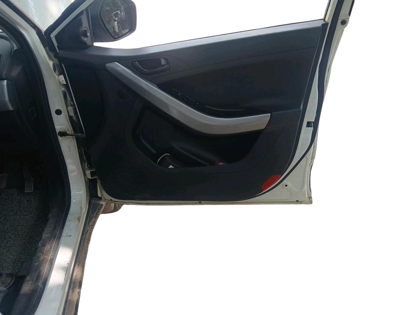 2021 Tata NEXON XM SUNROOF DIESEL, Diesel, Manual, 1,00,897 km, interior