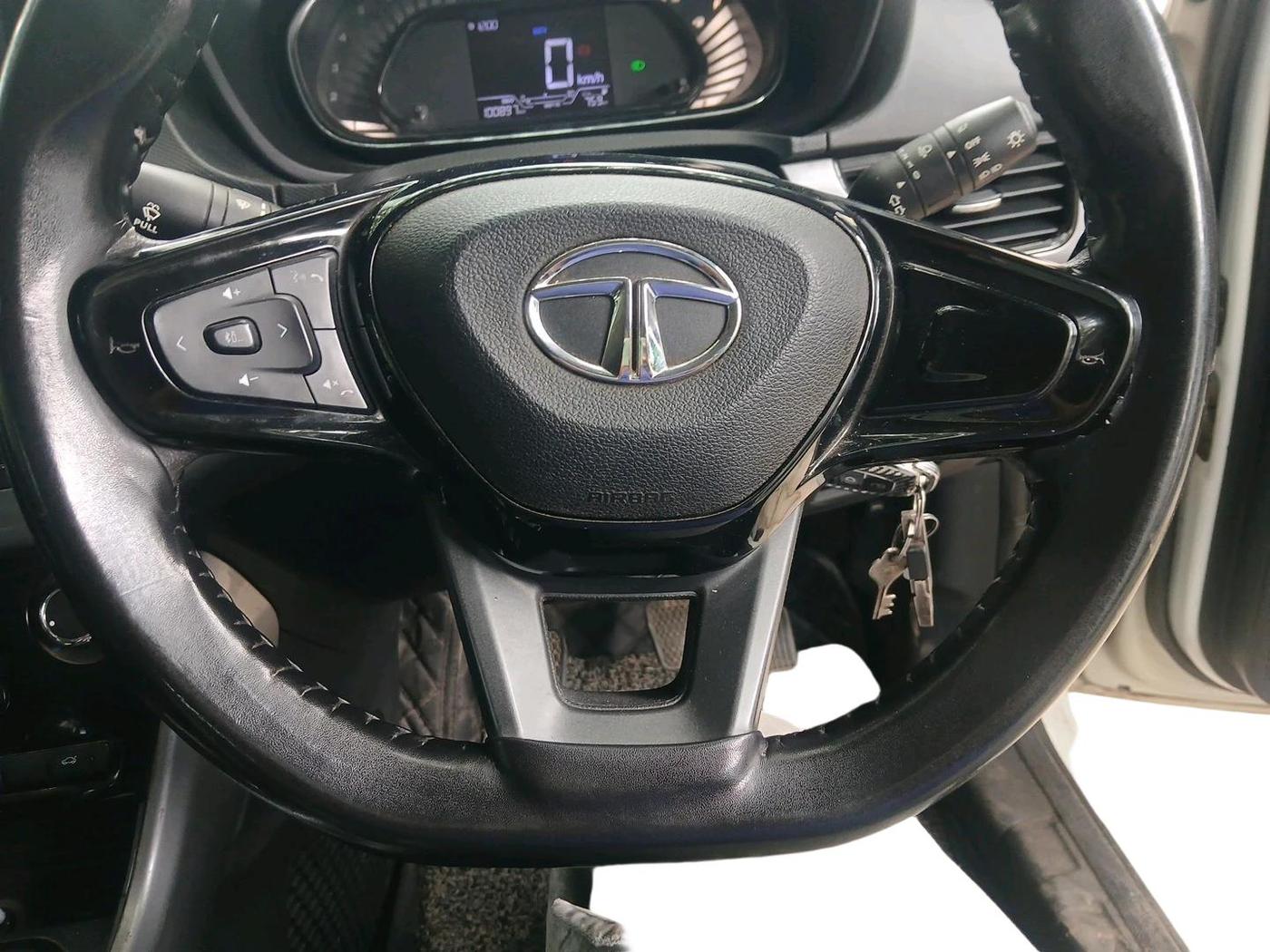 2021 Tata NEXON XM SUNROOF DIESEL, Diesel, Manual, 1,00,897 km, interior