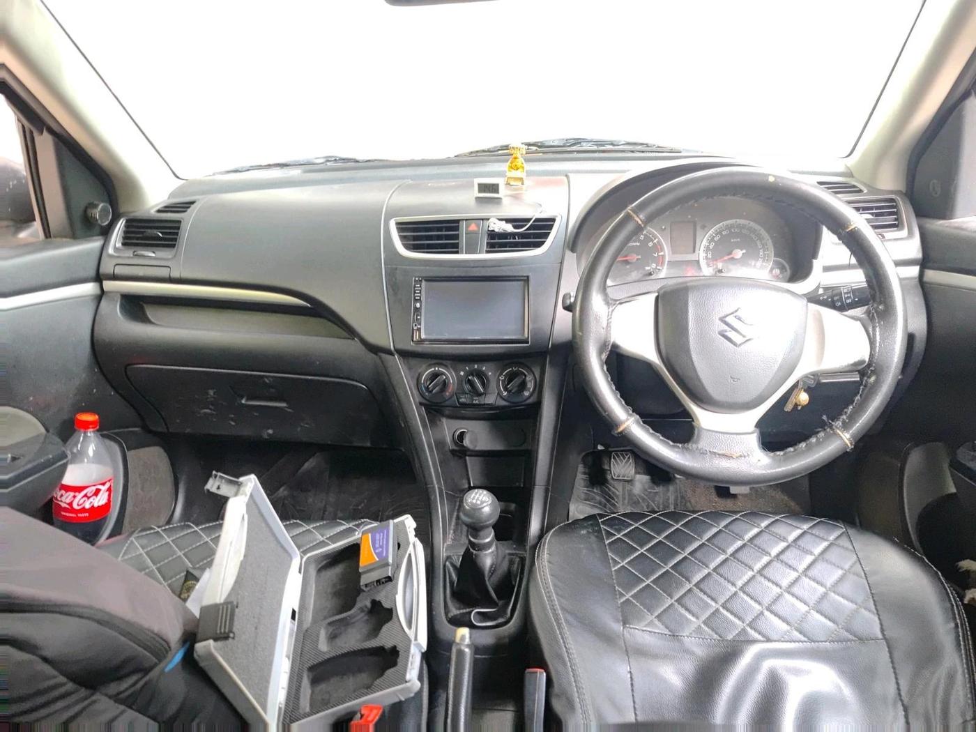 2014 Maruti Swift VXI, CNG, Manual, 1,01,345 km, interior