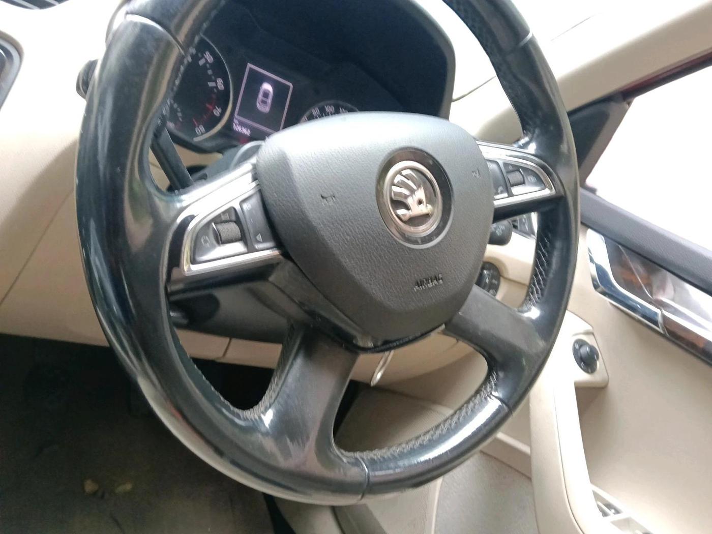 2013 Skoda Octavia ACTIVE 1.4 TSI, Petrol, Manual, 1,26,362 km, interior