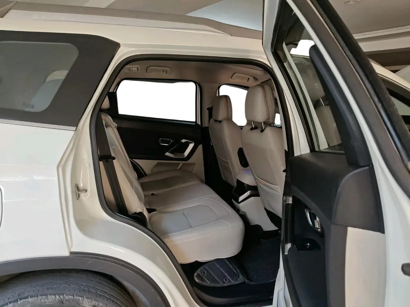 2023 Tata Safari XT PLUS, Diesel, Manual, 88,491 km, interior