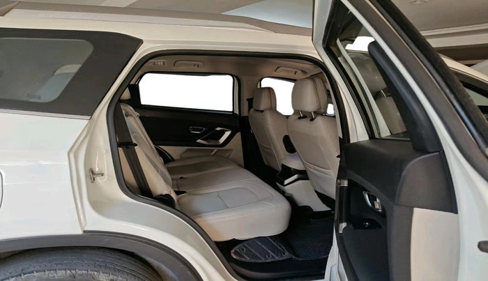 2023 Tata Safari XT PLUS, Diesel, Manual, 88,491 km, interior