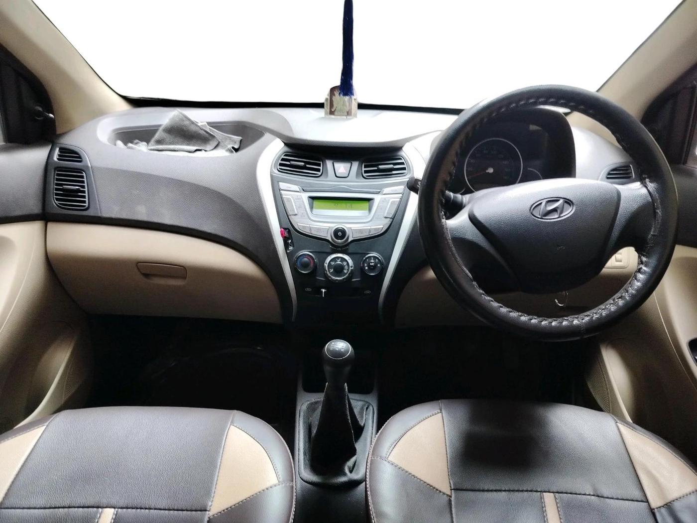 2017 Hyundai Eon MAGNA +, Petrol, Manual, 55,893 km, interior