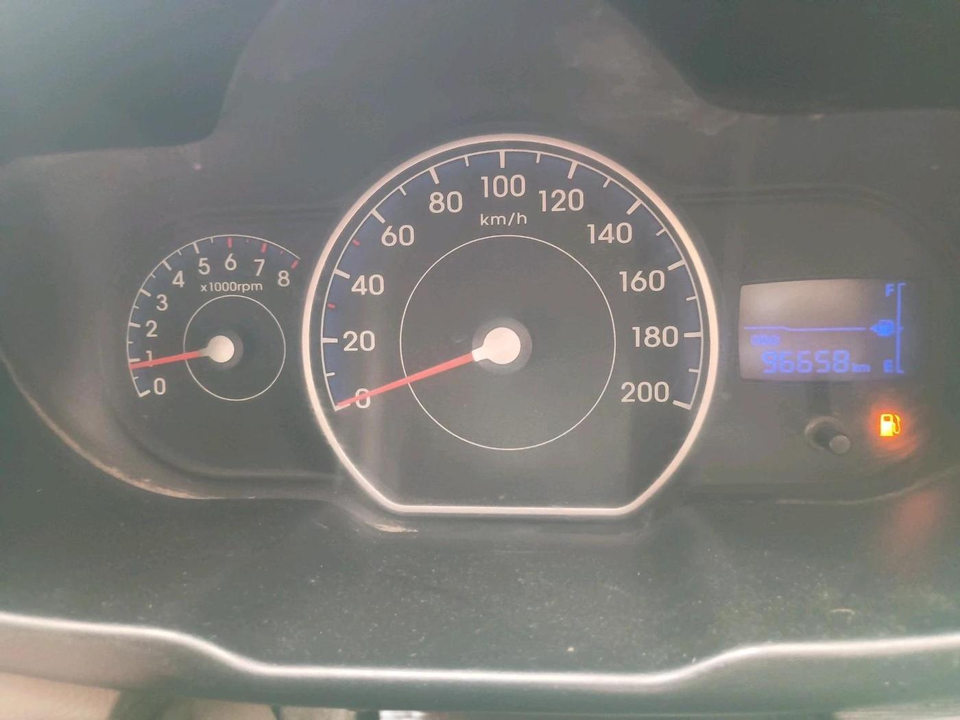2015 Hyundai i10 MAGNA 1.1, CNG, Manual, 96,658 km, interior