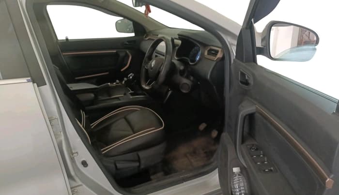 2021 Renault Kiger RXT MT, Petrol, Manual, 29,046 km, interior