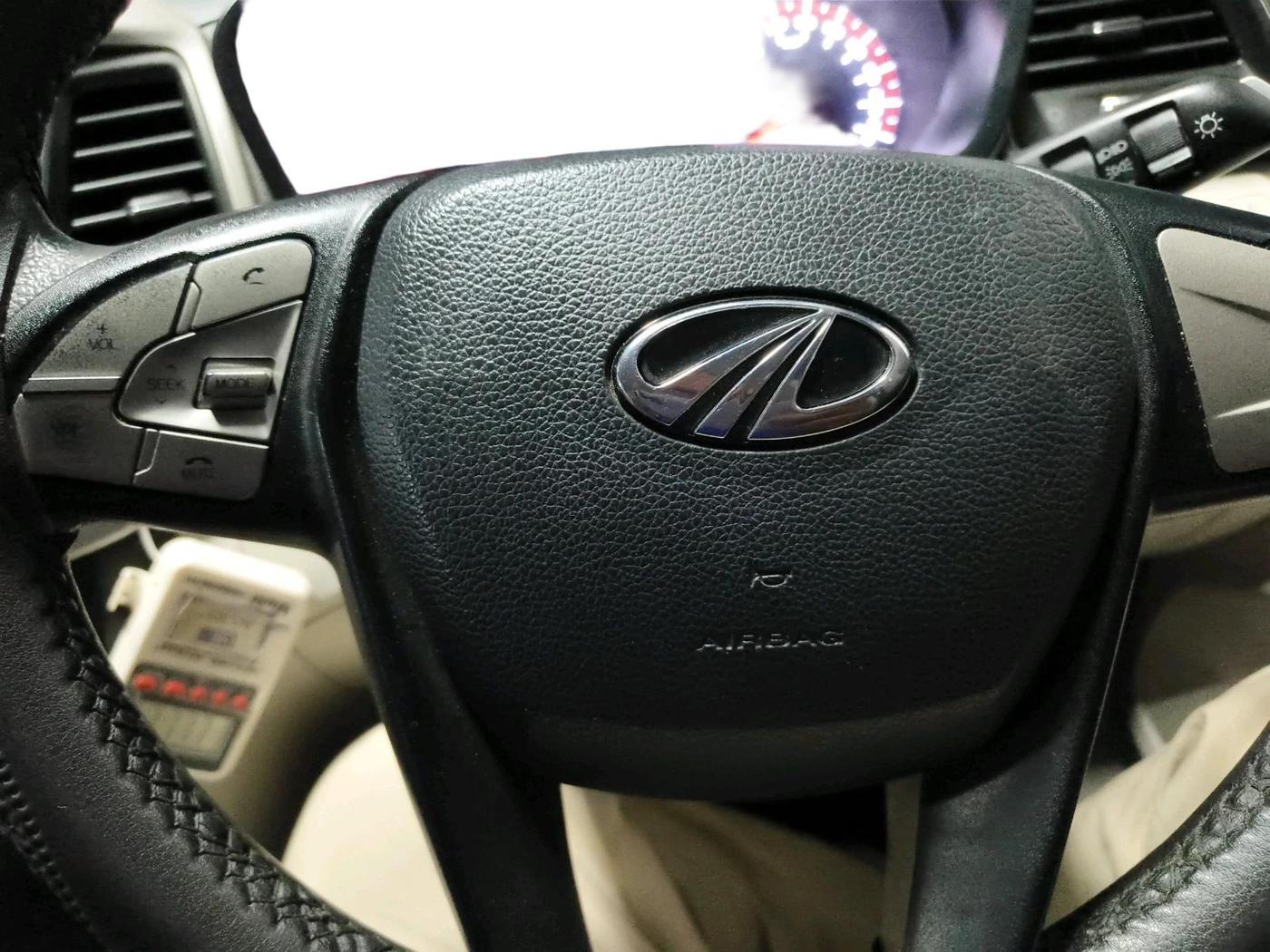 2020 Mahindra XUV300 W6 1.2 PETROL, Petrol, Manual, 57,338 km, interior