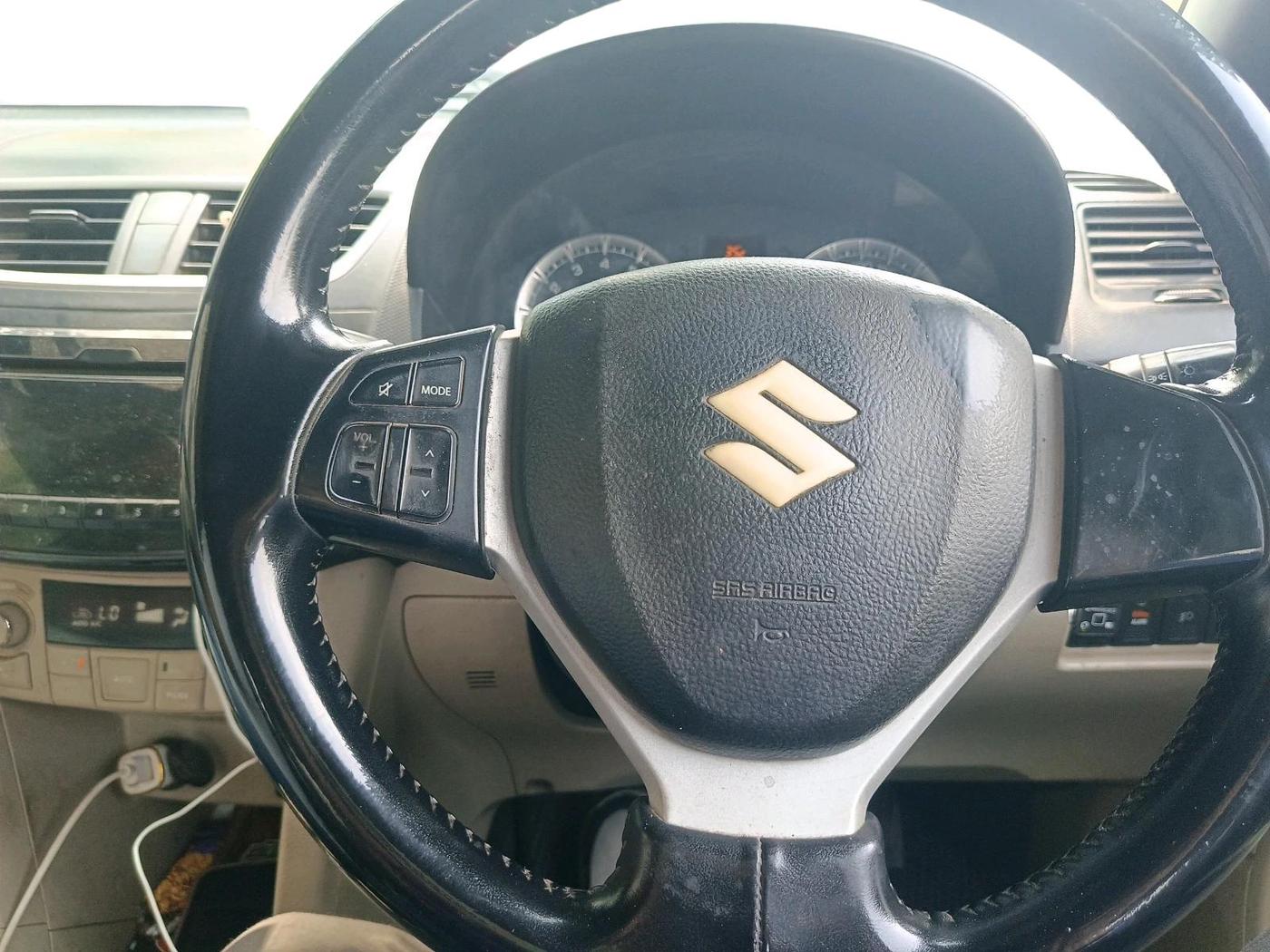 2013 Maruti Swift Dzire ZXI, CNG, Manual, 1,87,143 km, interior