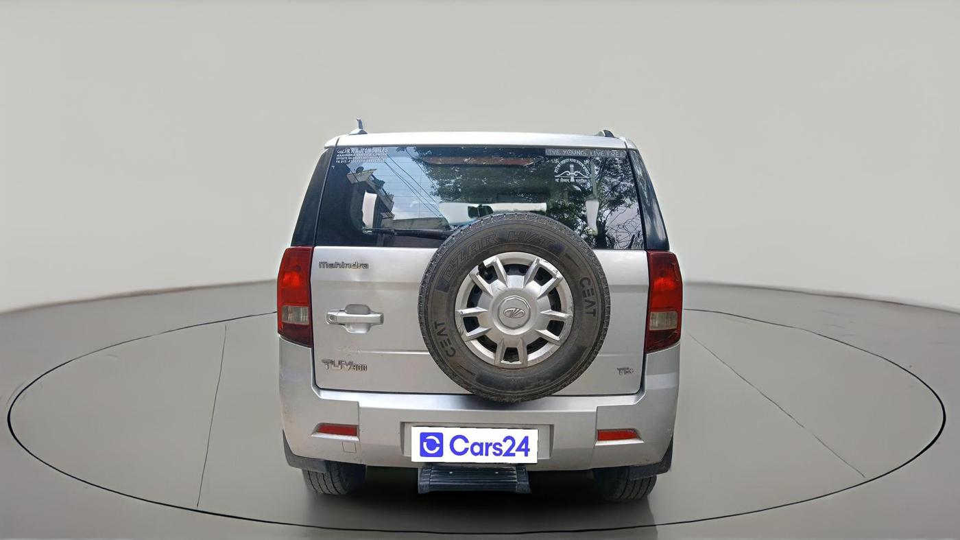 2016 Mahindra TUV300 T6 PLUS, Diesel, Manual, 1,21,018 km, exterior