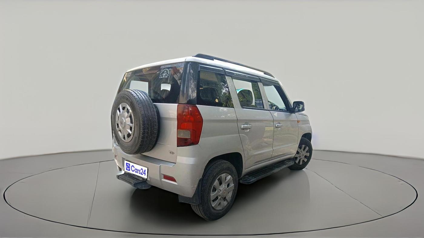 2016 Mahindra TUV300 T6 PLUS, Diesel, Manual, 1,21,018 km, exterior