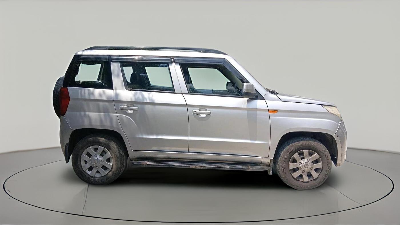 2016 Mahindra TUV300 T6 PLUS, Diesel, Manual, 1,21,018 km, exterior