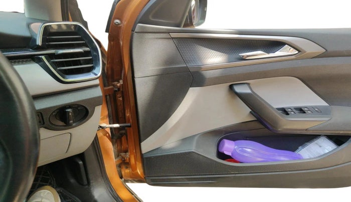 2021 Skoda KUSHAQ AMBITION 1.0L TSI MT, Petrol, Manual, 58,042 km, interior