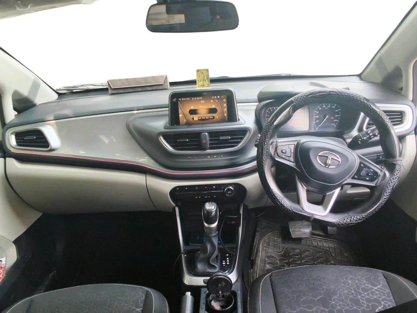 2023 Tata ALTROZ XZA, Petrol, Automatic, 51,193 km, interior
