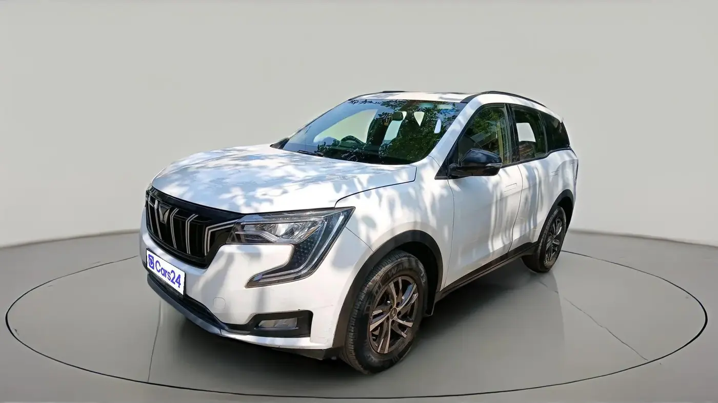 2022 Mahindra XUV700 AX 5 P MT 7 STR, Petrol, Manual, 38,616 km, exterior