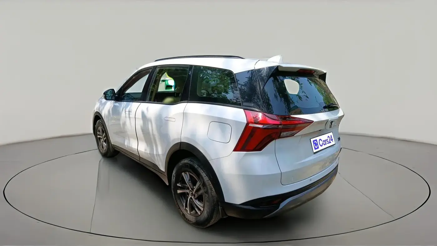 2022 Mahindra XUV700 AX 5 P MT 7 STR, Petrol, Manual, 38,616 km, exterior